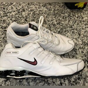 Nike Shox NZ White Leather Burgundy Check Sneaker 378341-122 Mens Shoe Size 11.5